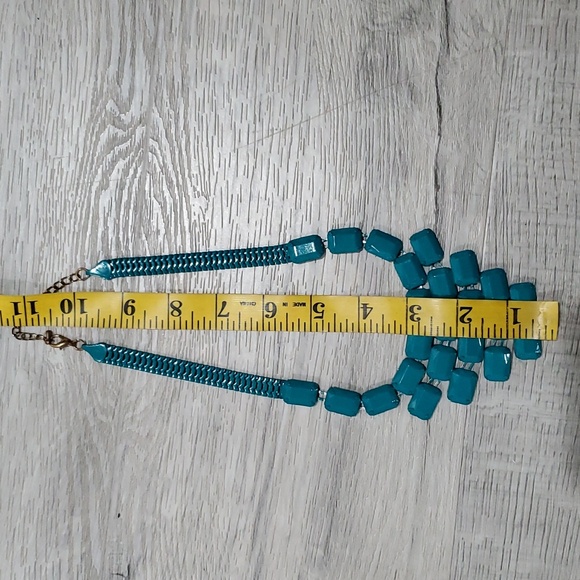 Vibrant Teal Bib Statement Necklace - Picture 3 of 3